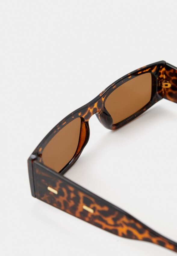 Очки солнцезащитные Zarina