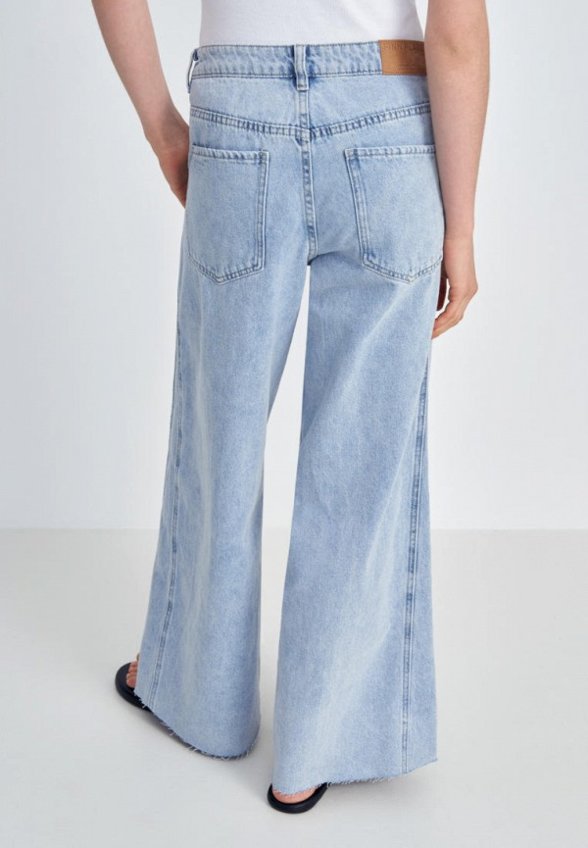 Джинсы Finn Flare