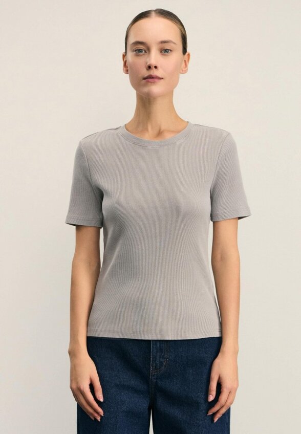 Футболка Zarina