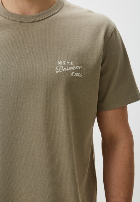 Футболка Dewear