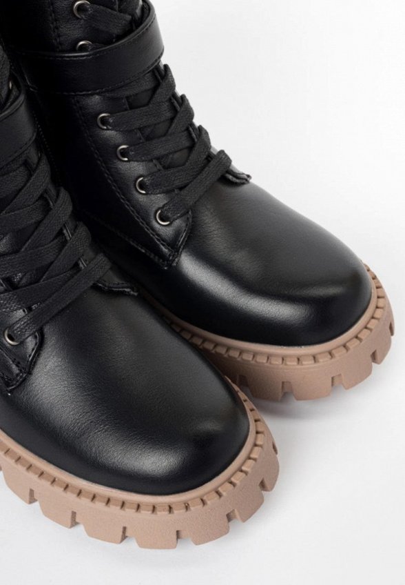 Ботинки Tikkago