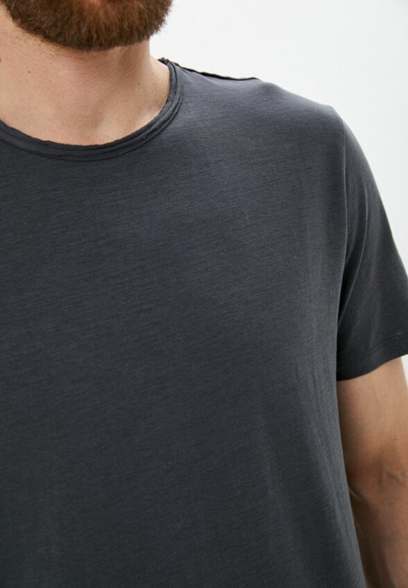 Футболка Colin's