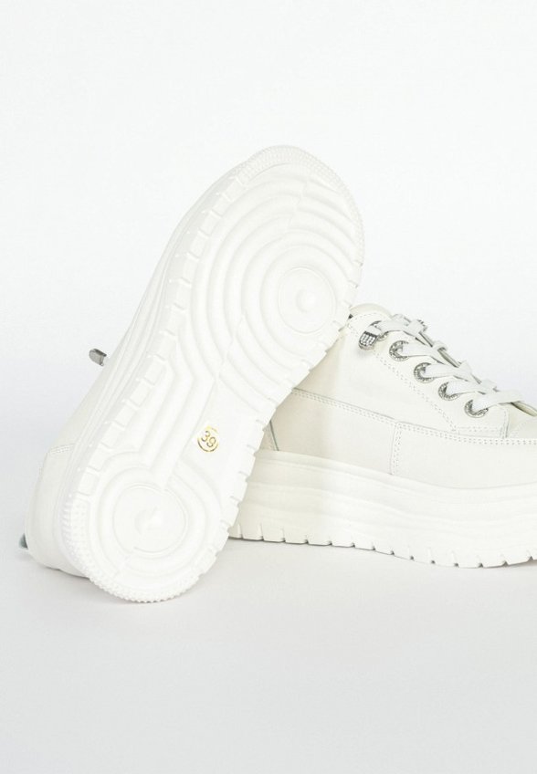 Кроссовки Gut