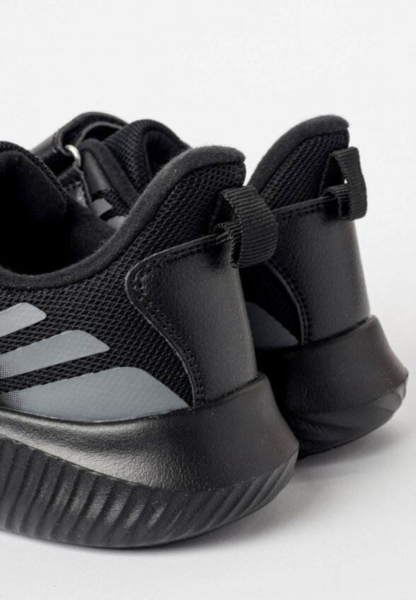 Кроссовки Tikkago