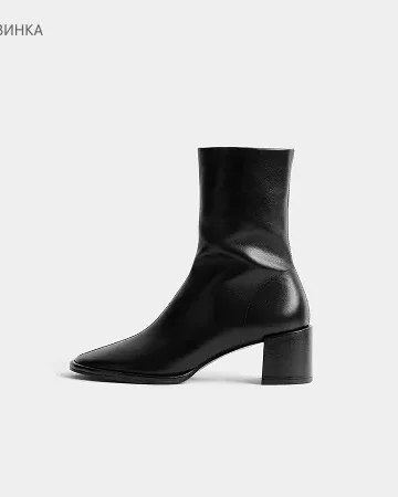 БОТИЛЬОНЫ НА УСТОЙЧИВОМ КАБЛУКЕ