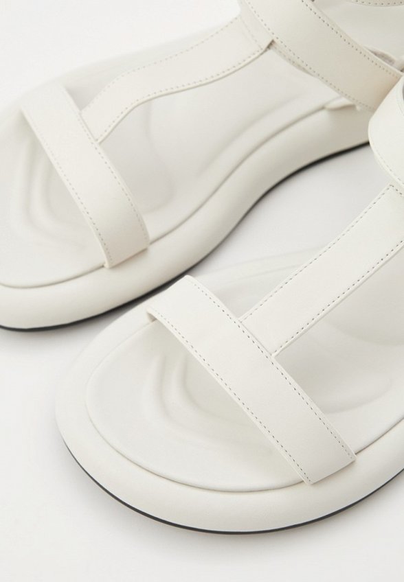 Сандалии Ekonika