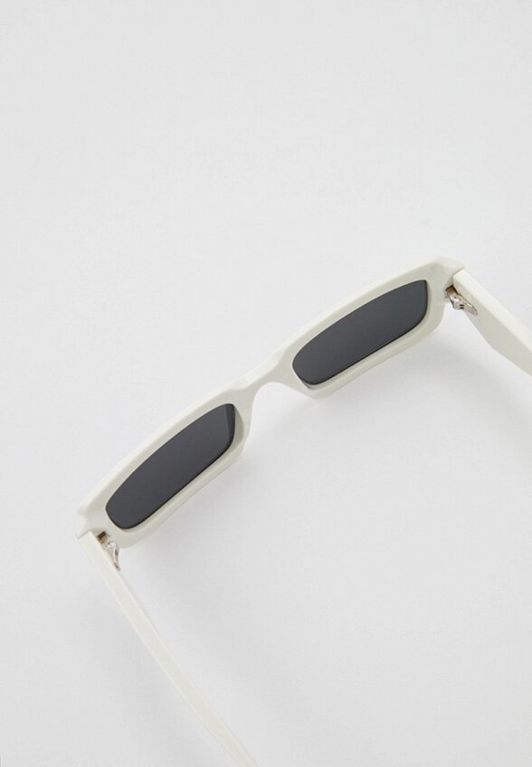 Очки солнцезащитные Prada