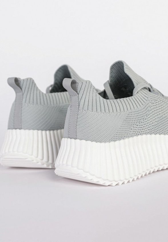 Кроссовки Gut