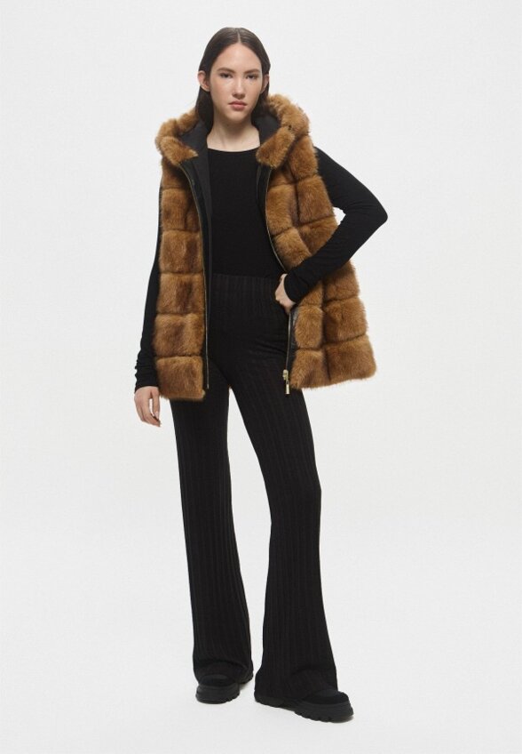 Жилет меховой Max & Moi