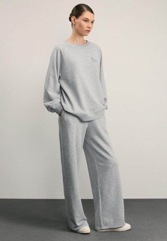 Свитшот Zarina