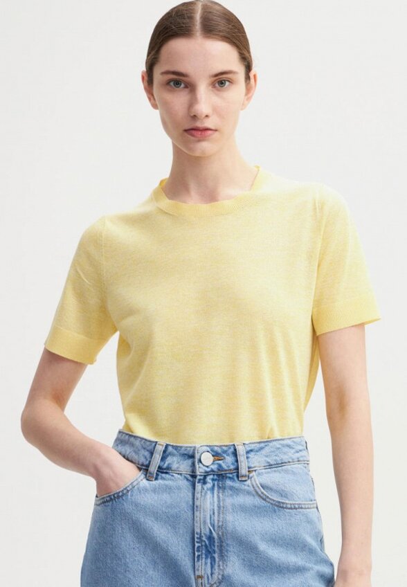 Футболка And the Brand