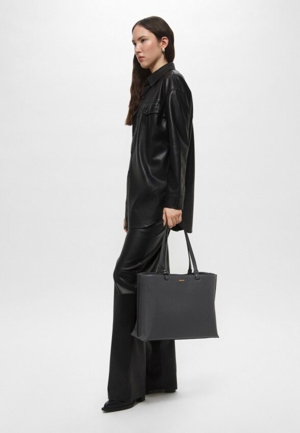 Сумка и брелок DKNY