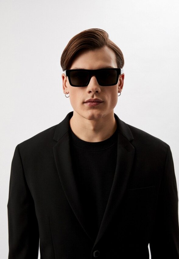 Очки солнцезащитные Prada