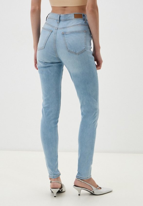 Джинсы Terranova