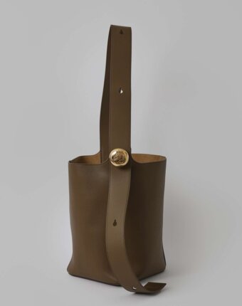 Loewe Pebble женщинам