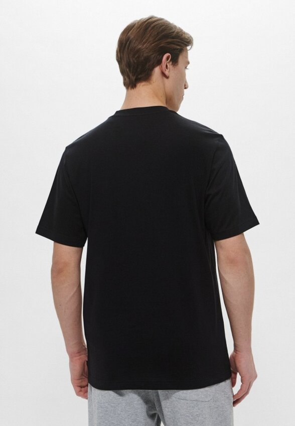 Футболка adidas