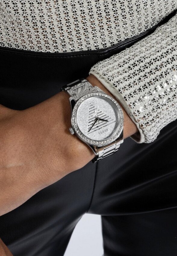 Часы Guess