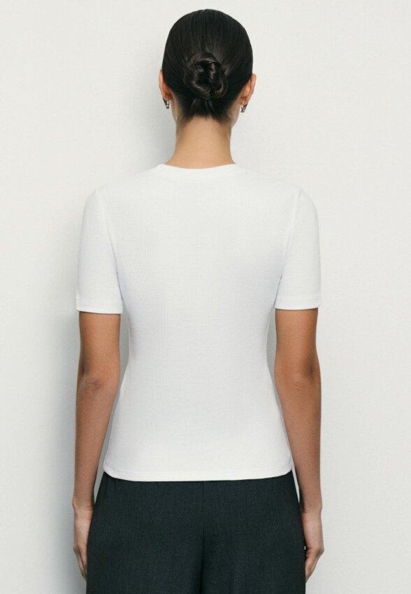 Футболка Zarina