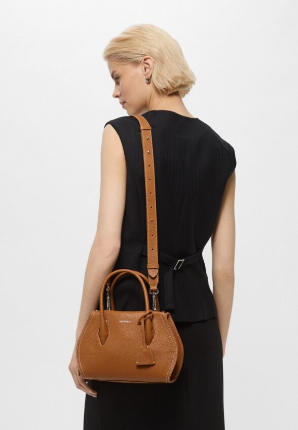 Сумка и брелок Coccinelle