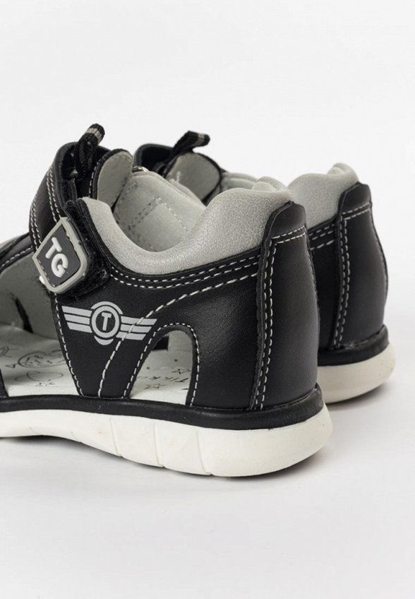 Сандалии Tikkago