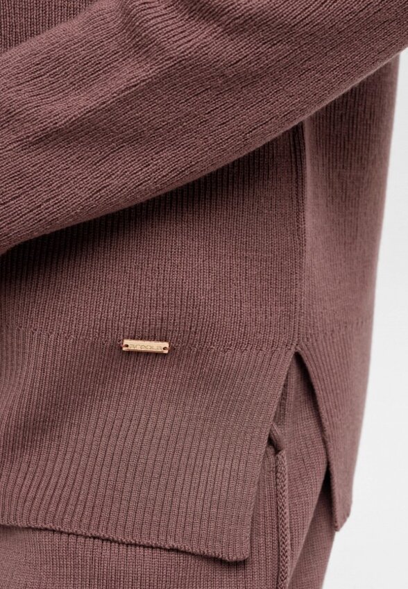 Свитер Ареола