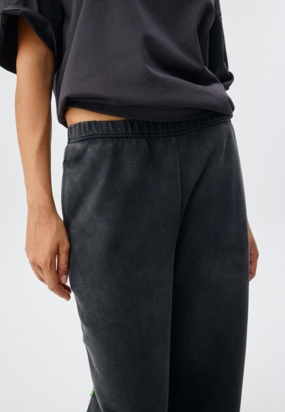 Брюки из коллекции SELA х VASILINCIAGA