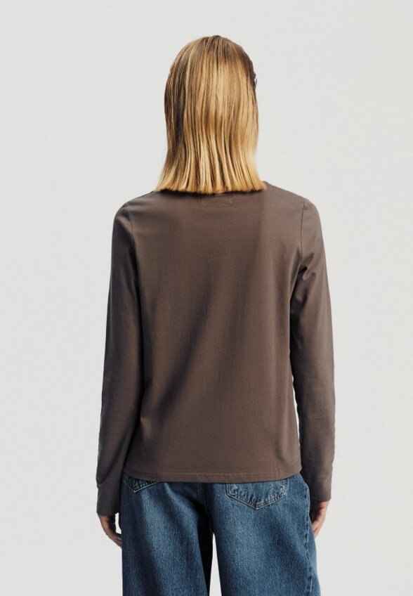 Лонгслив Nume