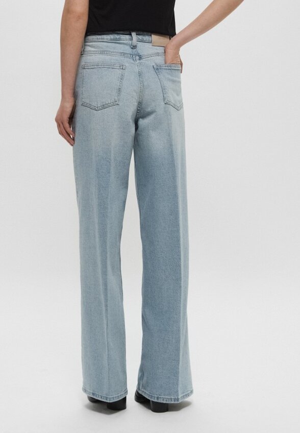 Джинсы Calvin Klein