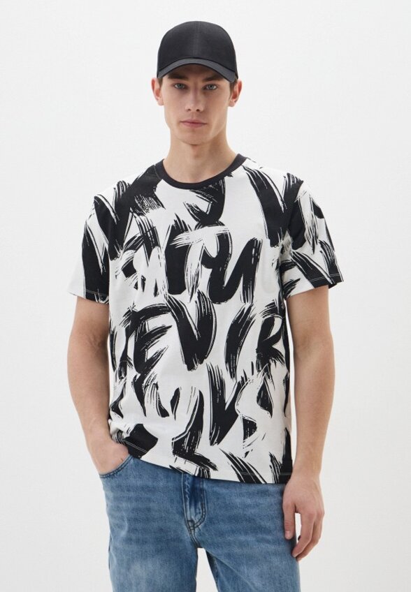 Футболка Colin's