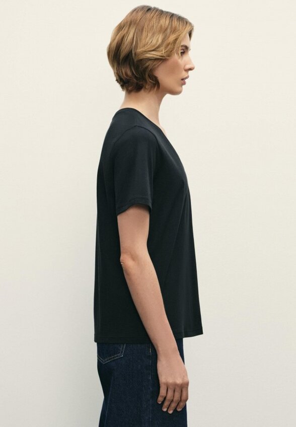 Футболка Zarina