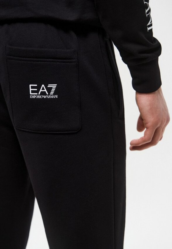 Брюки спортивные EA7