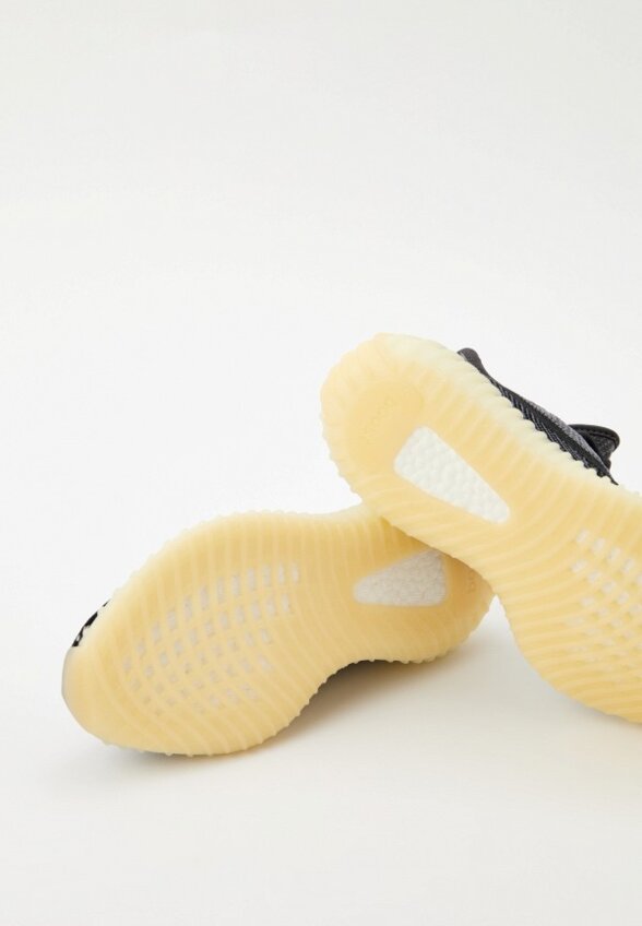 Кроссовки adidas YEEZY