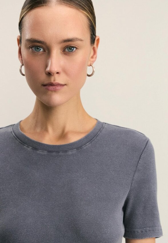 Футболка Zarina