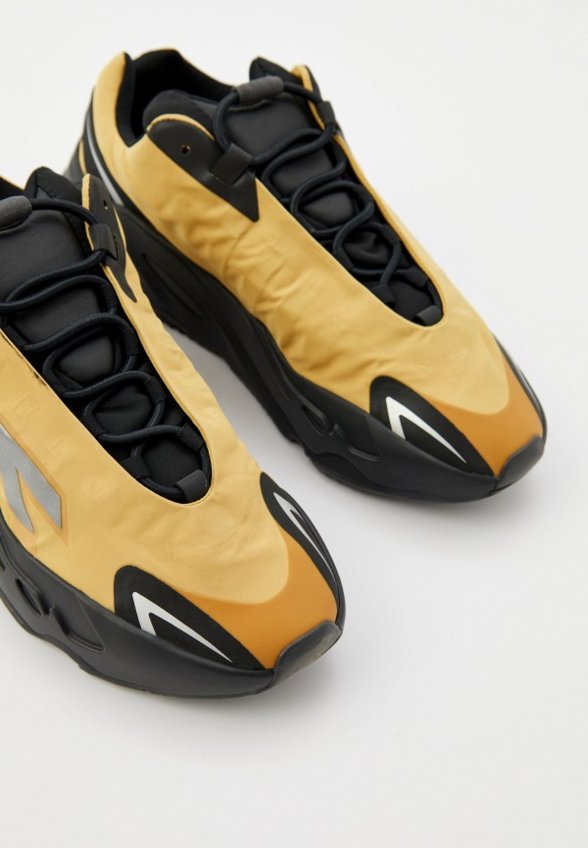 Кроссовки adidas YEEZY