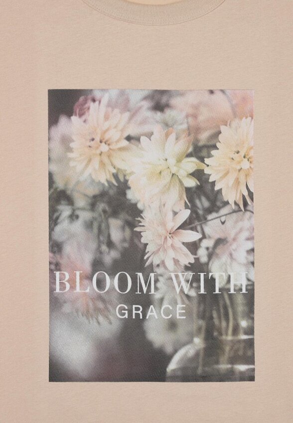 Футболка Апрель