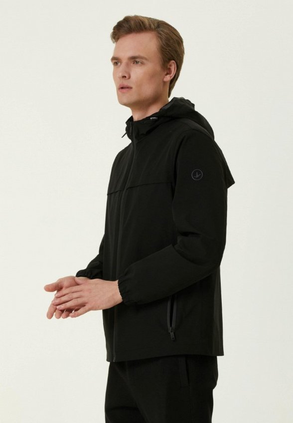 Ветровка Club