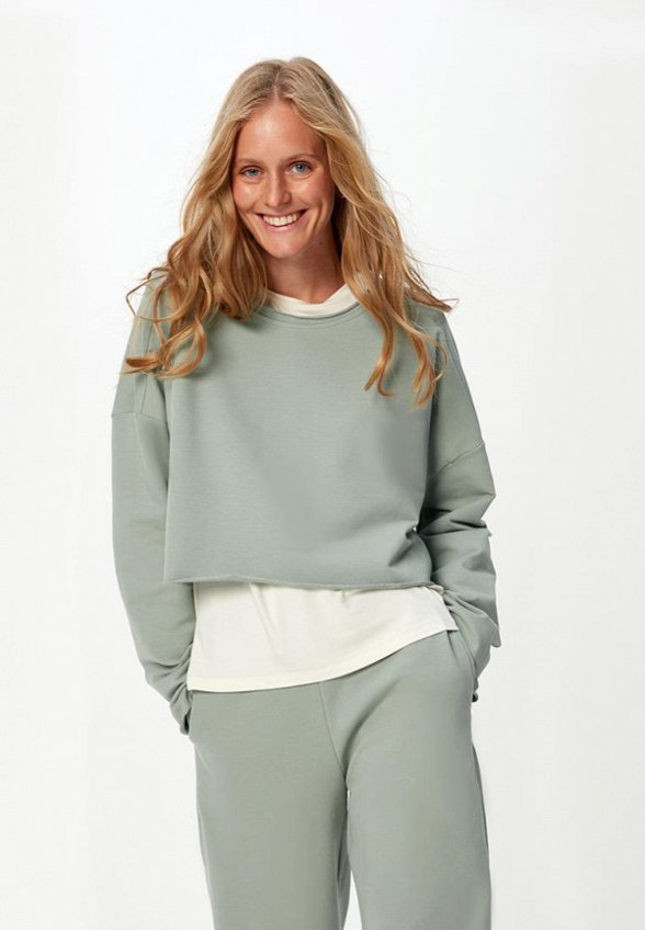 Свитшот Bstatement