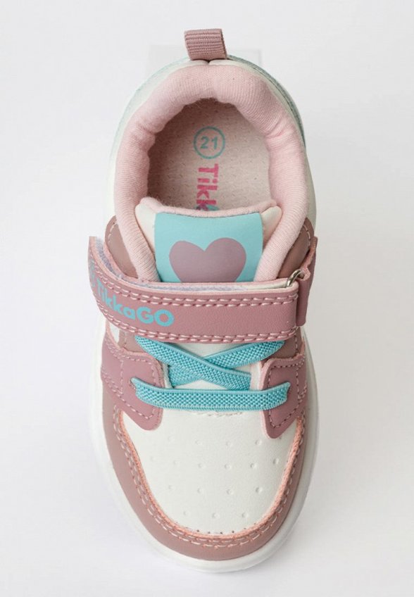 Кроссовки Tikkago