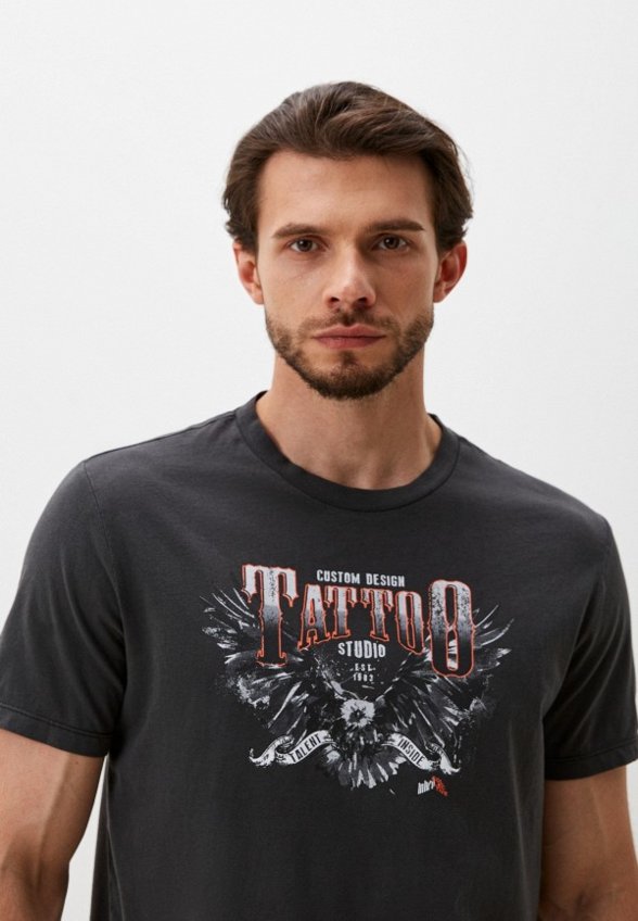 Футболка Colin's