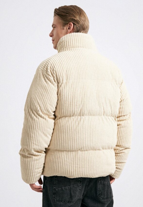 Пуховик Твое