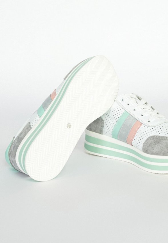 Кроссовки Gut