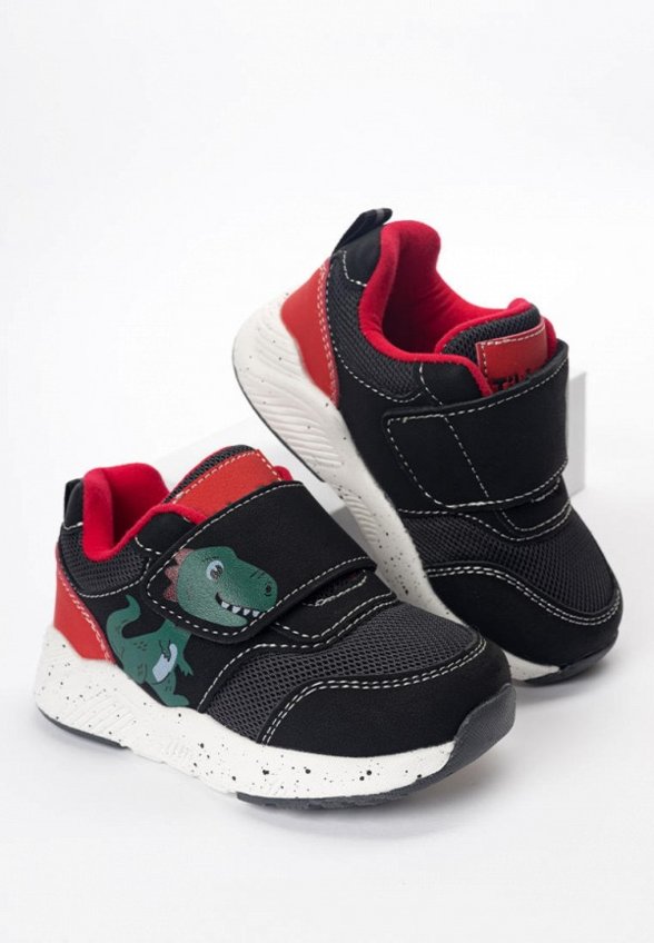 Кроссовки Tikkago