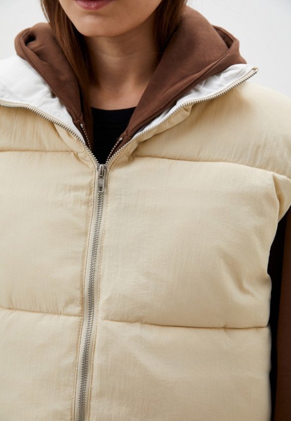 Жилет утепленный Gloria Jeans