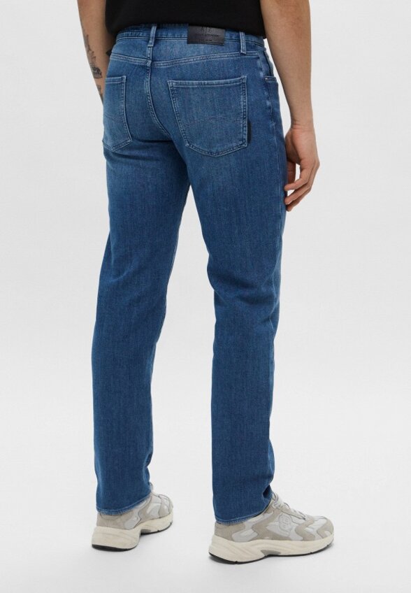 Джинсы Armani Exchange