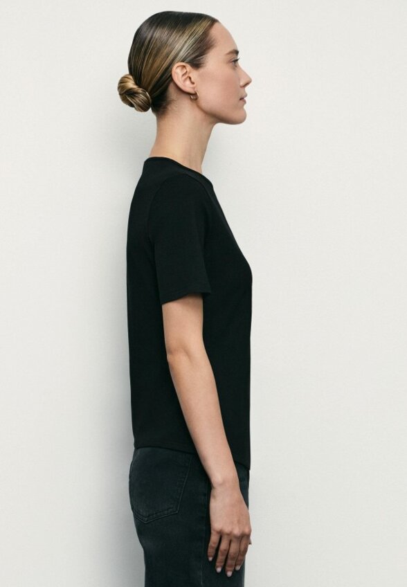 Футболка Zarina