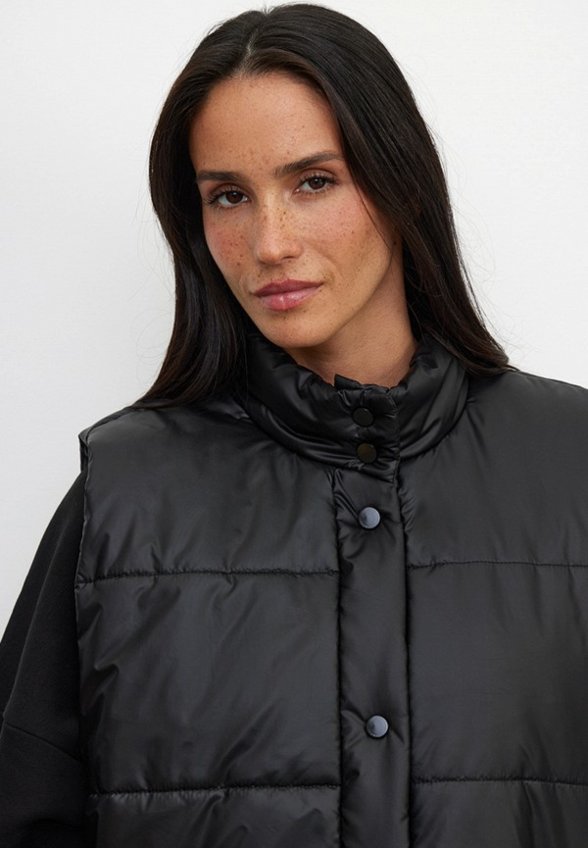 Жилет утепленный Charmstore