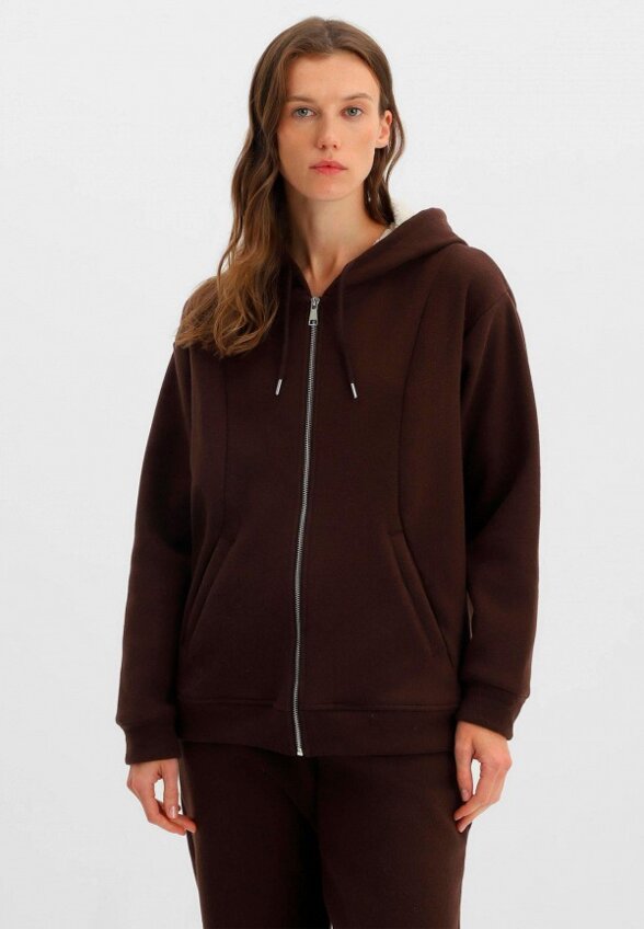 Толстовка Nominee