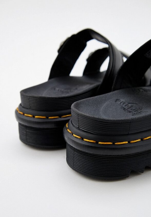 Сабо Dr. Martens