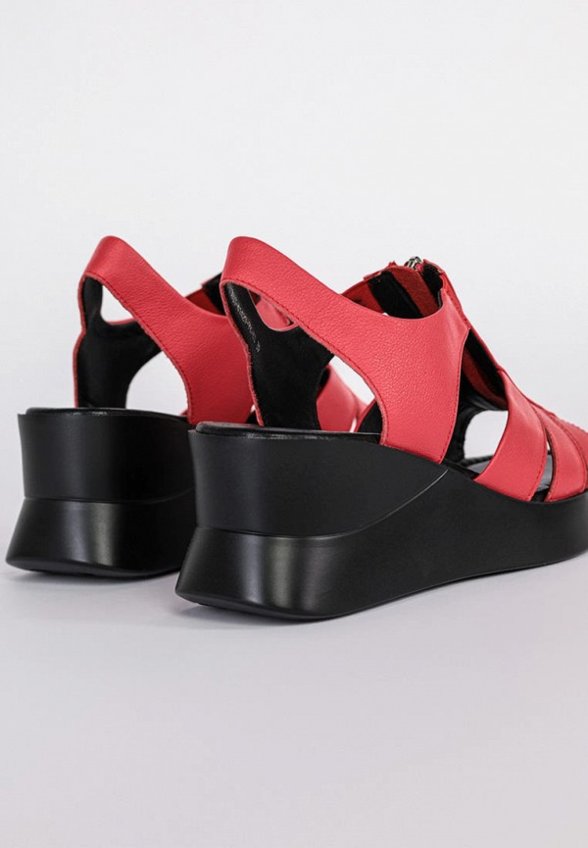 Босоножки Gut