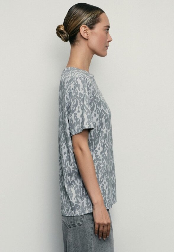 Футболка Zarina